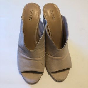 Abound Nude slip on block heels sandals size 10M fabric upper